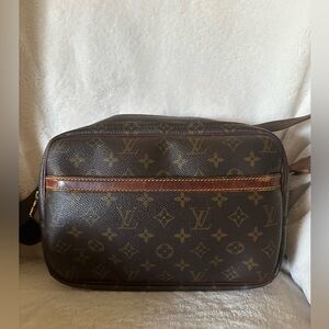LOUIS VUITTON Monogram Double Zip Crossbody Bag-Great Condition-Adjustable strap
